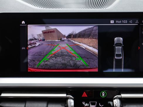 Used 2019 BMW 330i xDrive Sedan w/ Premium Package image 9