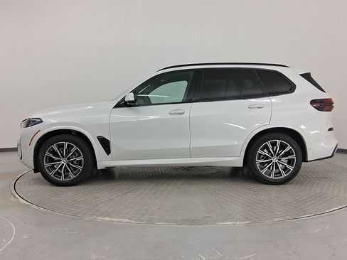 Used 2025 BMW X5 sDrive40i image 2