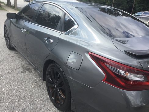 Used 2017 Nissan Altima 2.5 SR w/ Midnight Edition Package image 7