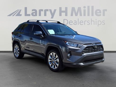 Used 2020 Toyota RAV4 XLE Premium AWD/4WD image 7