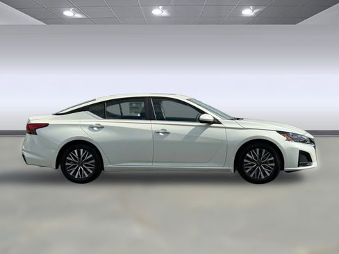New 2025 Nissan Altima 2.5 SV w/ SV Premium Package image 7