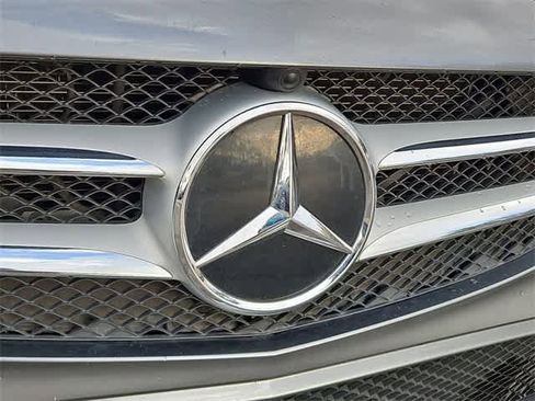 Used 2020 Mercedes-Benz C 300 Sedan w/ Premium Package image 11