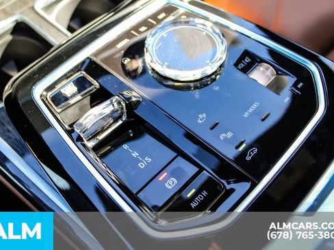 Used 2023 BMW 740i w/ Parking Assistance Package image 35