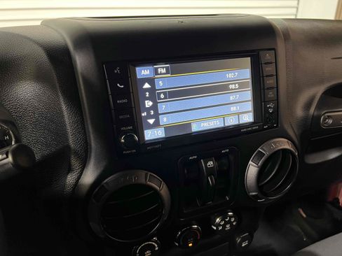 Used 2015 Jeep Wrangler Unlimited Sport w/ Quick Order Package 24S AWD/4WD image 25