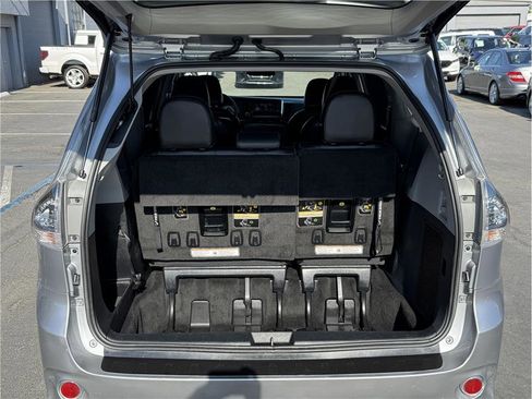 Used 2015 Toyota Sienna SE image 72