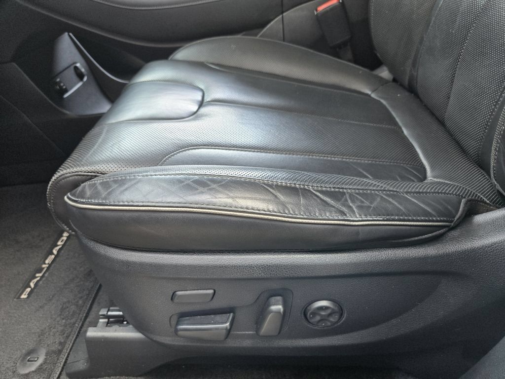 Used 2022 Hyundai Palisade Limited w/ Cargo Package FWD image 21
