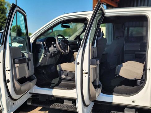 Used 2022 Ford F250 XLT AWD/4WD image 7