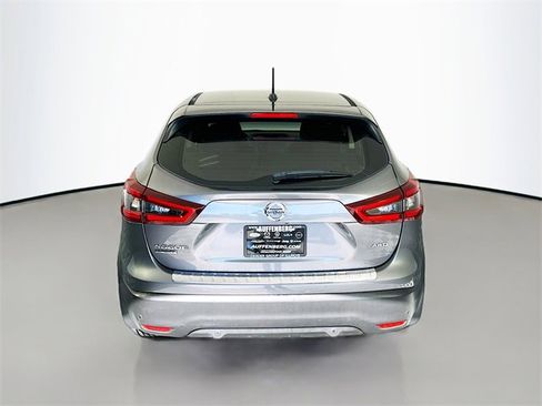 Used 2020 Nissan Rogue Sport S image 6