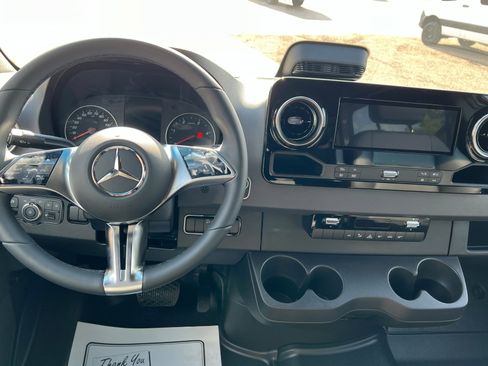 New 2025 Mercedes-Benz Sprinter 2500 image 12