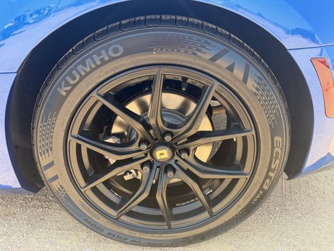 Used 2018 Chevrolet Camaro LT RWD image 10