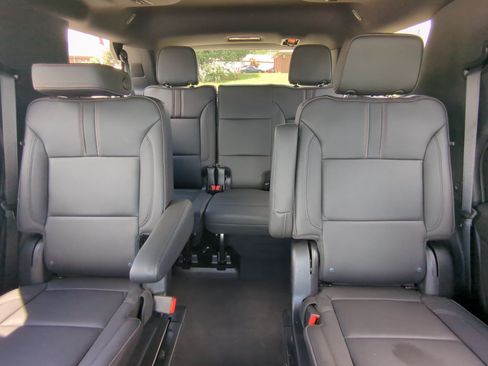 Used 2024 Chevrolet Tahoe RST w/ Luxury Package AWD/4WD image 22