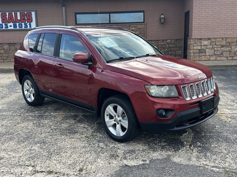 Used 2016 Jeep Compass Latitude AWD/4WD image 3