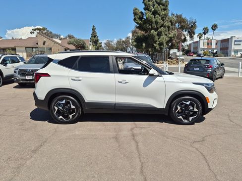Used 2024 Kia Seltos EX FWD image 5