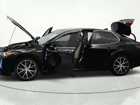 Used 2021 Toyota Camry SE FWD image 9