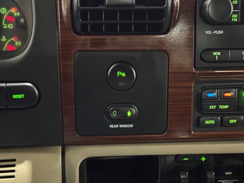 Used 2005 Ford F350 Lariat RWD image 26