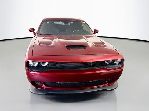 Used 2022 Dodge Challenger SXT RWD image 2