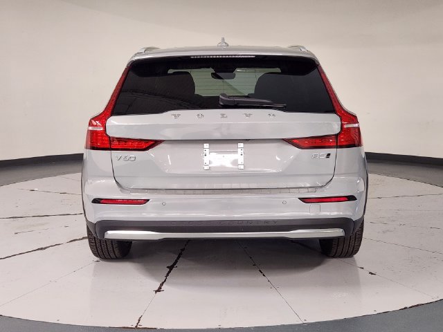 Certified 2026 Volvo V60 B5 Cross Country Plus w/ Protection Package Premier AWD/4WD image 10