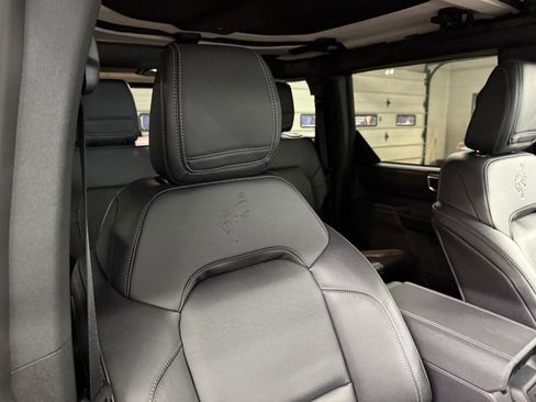 New 2025 Ford Bronco Badlands image 30