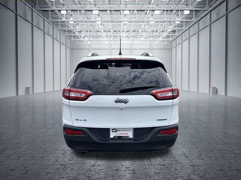 Used 2016 Jeep Cherokee Latitude w/ Cold Weather Group AWD/4WD image 4