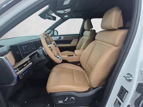 Used 2025 Hyundai Santa Fe Limited FWD image 17