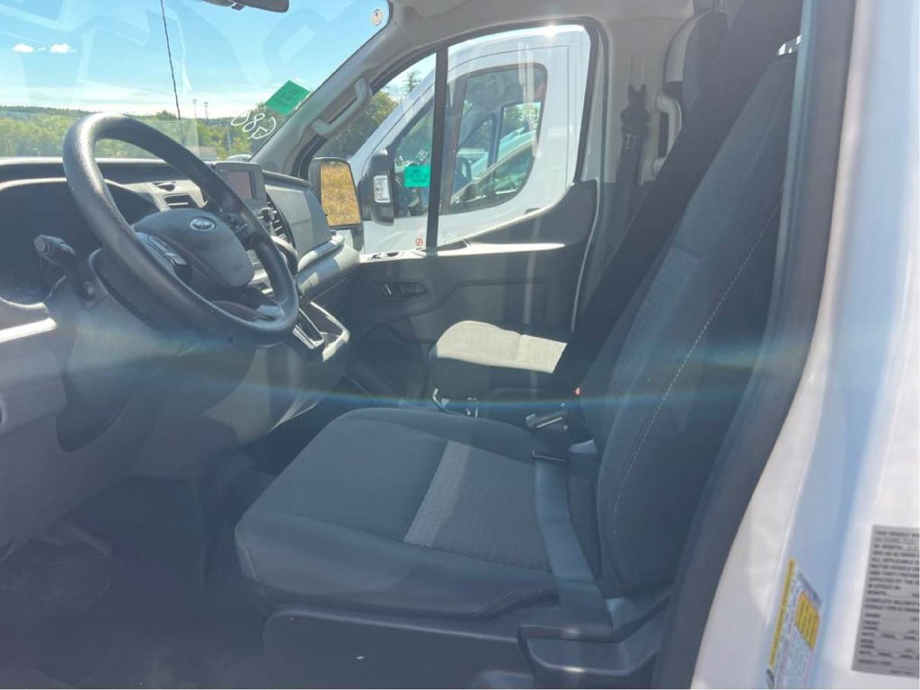Used 2025 Ford Transit 250 Low Roof w/ Exterior Upgrade Package RWD image 3