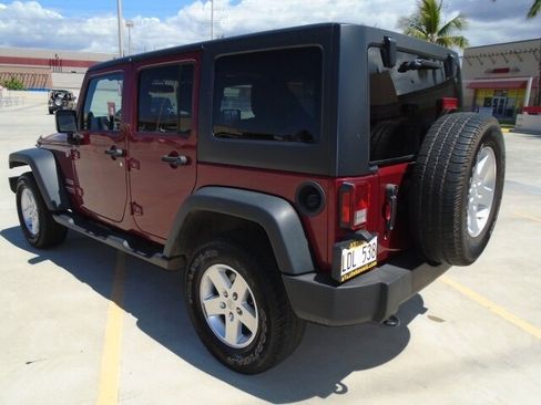 Used 2013 Jeep Wrangler Unlimited Sport AWD/4WD image 2