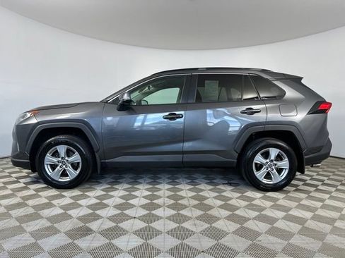 Used 2021 Toyota RAV4 XLE AWD/4WD image 4