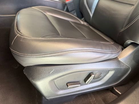 Used 2023 Ford Explorer XLT w/ Equipment Group 202A image 37