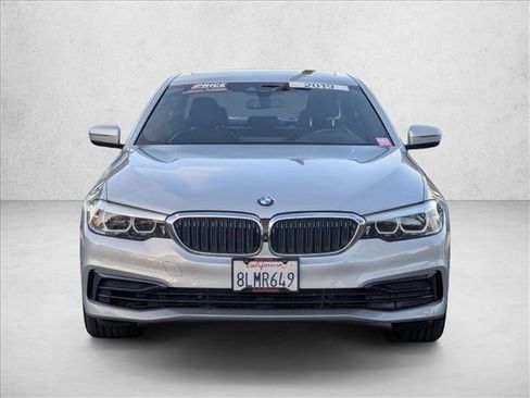 Used 2019 BMW 530e w/ Premium Package image 2