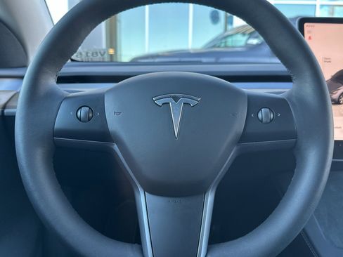 Used 2023 Tesla Model Y Long Range image 23