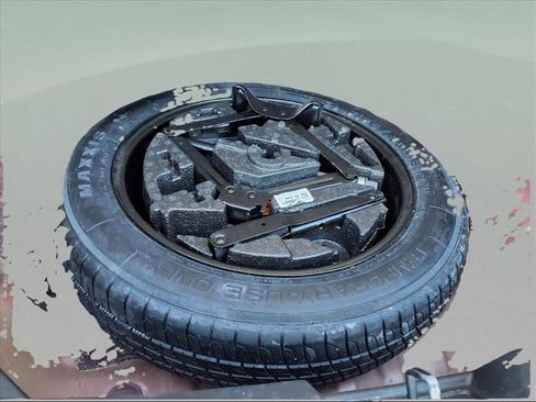 Used 2022 Chevrolet Malibu RS image 32