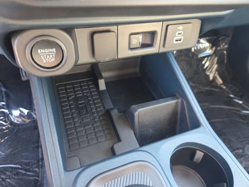 New 2025 Ford Maverick Lariat w/ 4K Tow Package image 23