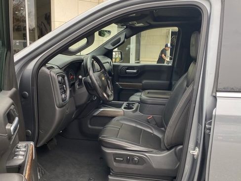 Used 2019 Chevrolet Silverado 1500 High Country w/ Technology Package image 16