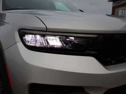 New 2025 Jeep Grand Cherokee Altitude