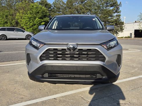 Used 2022 Toyota RAV4 LE image 2