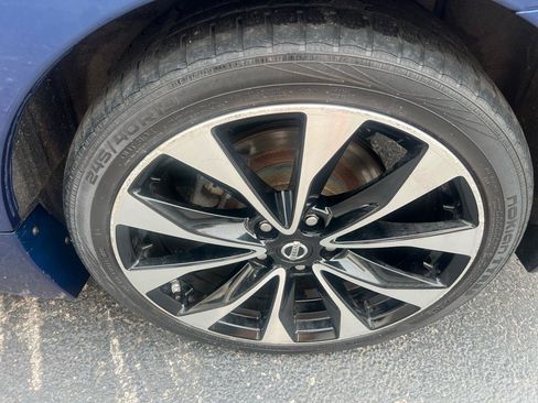 Used 2018 Nissan Maxima SR FWD image 24