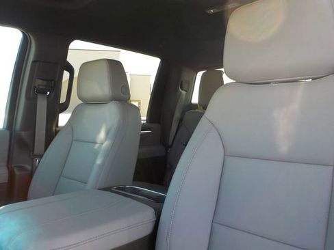 New 2026 GMC Sierra 2500 SLT w/ SLT Premium Package image 19