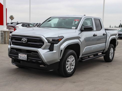 Certified 2025 Toyota Tacoma SR RWD image 3