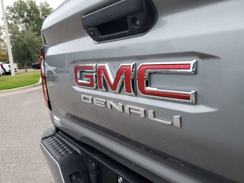 Used 2024 GMC Canyon Denali image 6