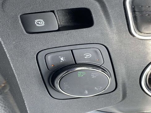 Used 2023 Chevrolet Traverse High Country image 22