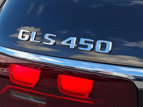 Certified 2025 Mercedes-Benz GLS 450 4MATIC image 33