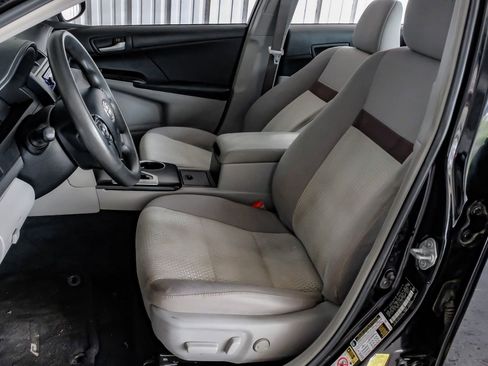 Used 2012 Toyota Camry LE image 26