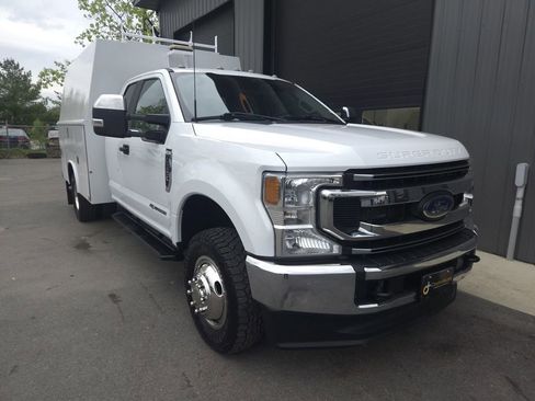 Used 2022 Ford F350 XL w/ Power Equipment Group AWD/4WD image 5