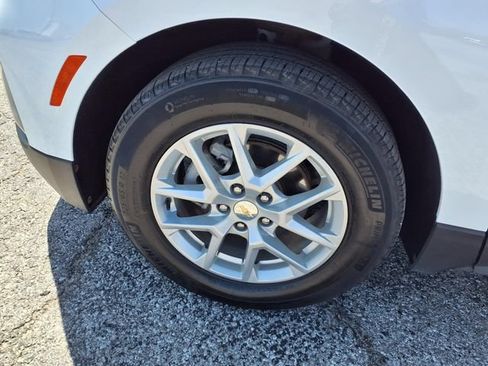 Used 2023 Chevrolet Equinox LT FWD image 39