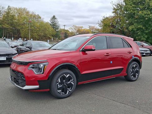 New 2025 Kia Niro Wind w/ Wind Preserve Package image 2