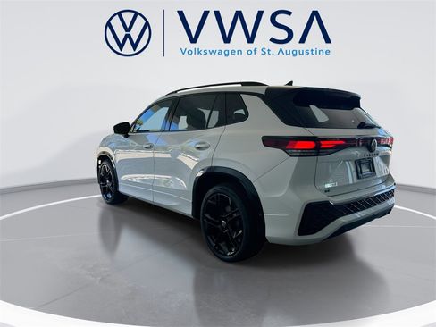 New 2026 Volkswagen Tiguan SE R-Line image 5