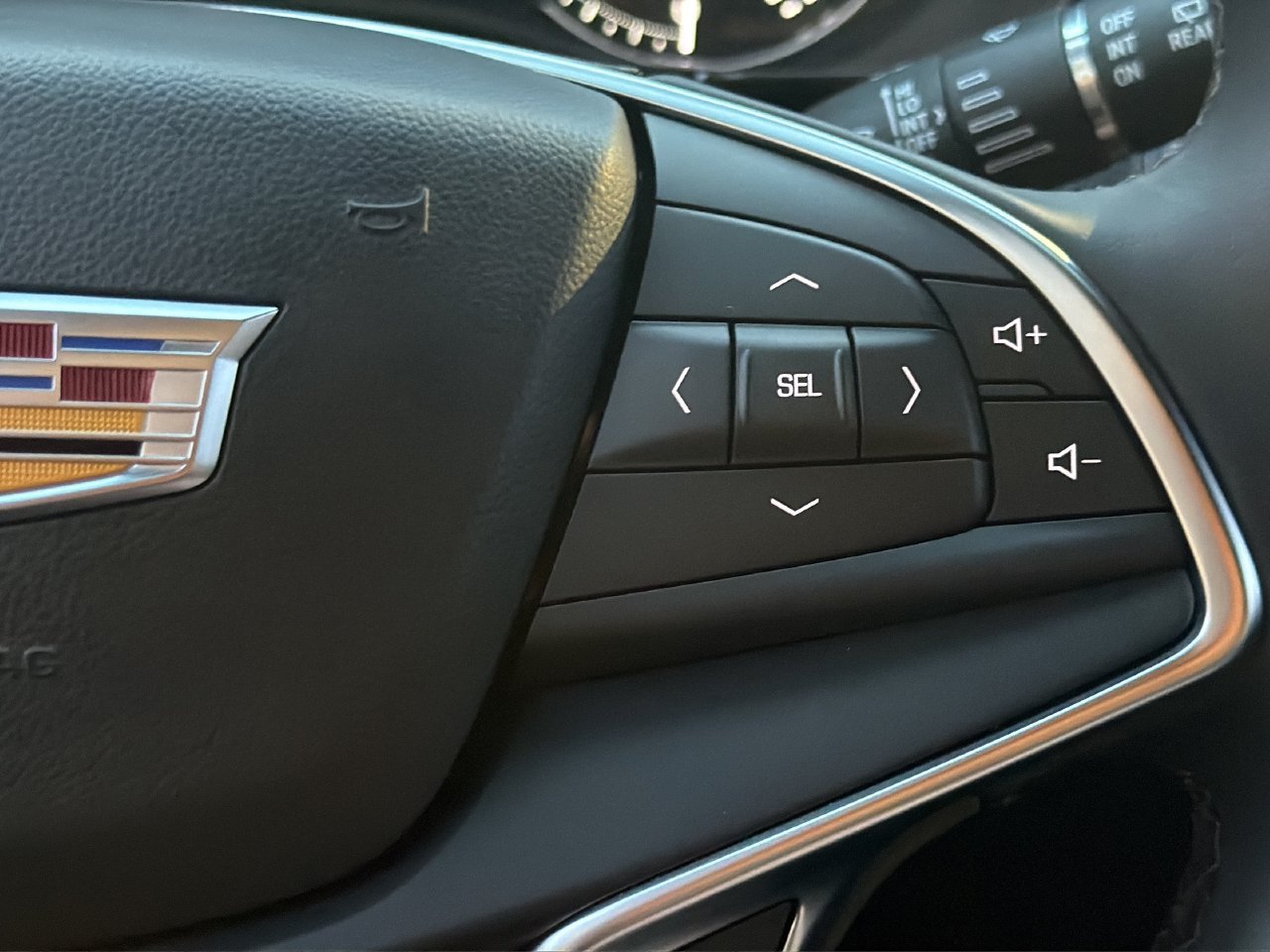 Certified 2025 Cadillac XT5 Luxury FWD image 21