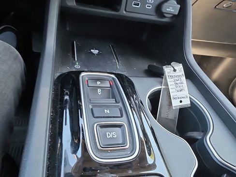 Used 2023 Honda Pilot Touring image 22
