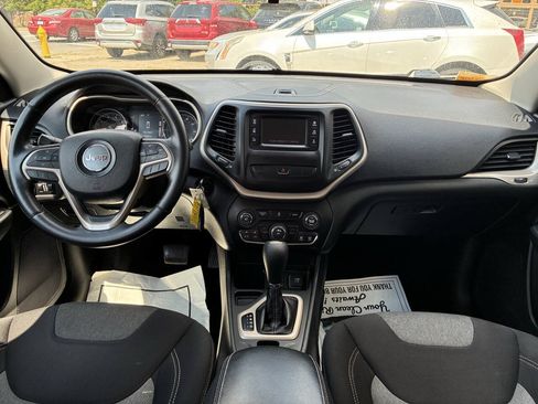 Used 2014 Jeep Cherokee Latitude FWD image 13