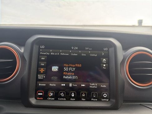 Used 2022 Jeep Gladiator Mojave w/ LED Lighting Group AWD/4WD image 23